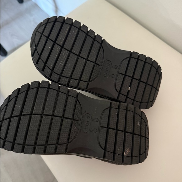 Crocs black Classic Mega Crush Clog - Picture 4 of 7